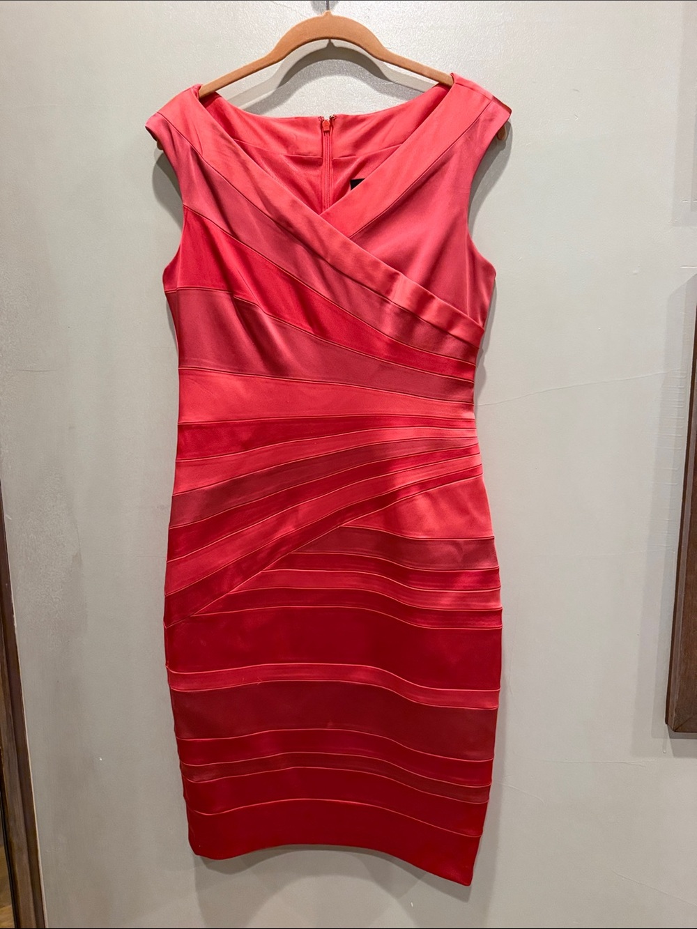 Sleeveless Coral-Pink Sheath Cocktail Dress
